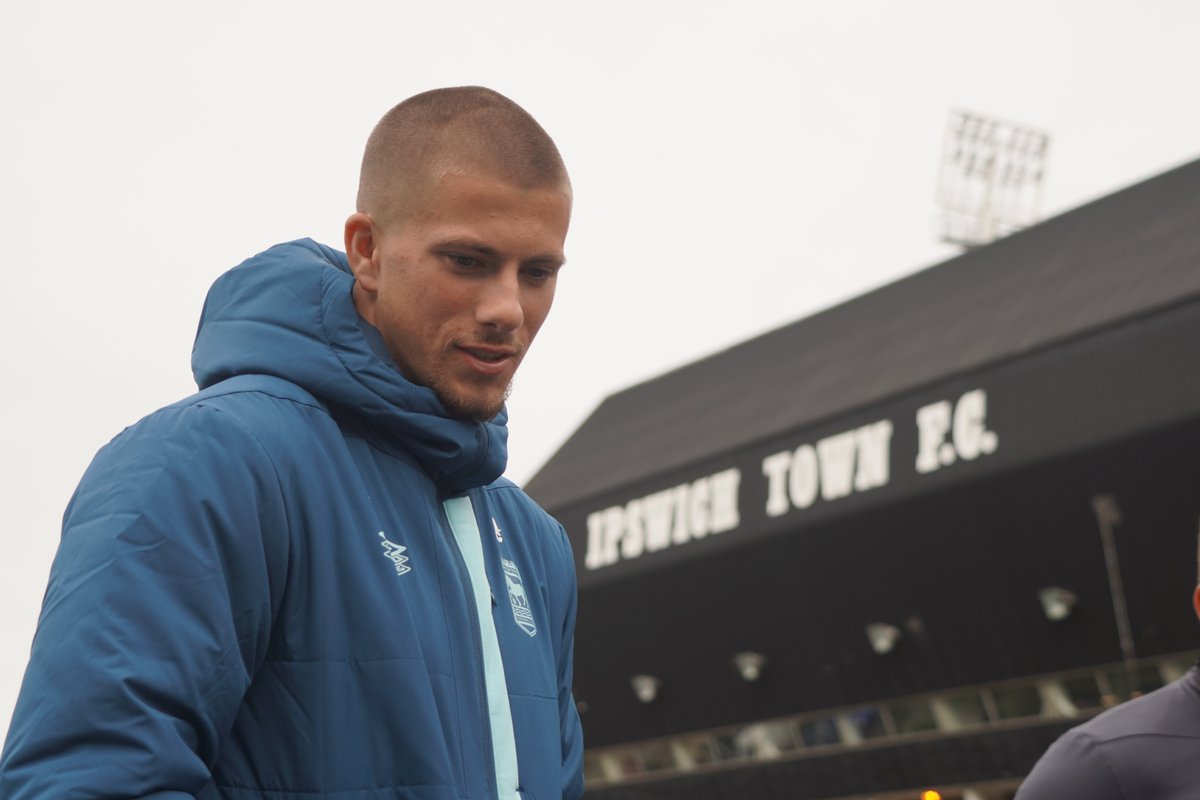 ITFCFoundation's tweet photo. 📸 Town defender Harry Clarke visited our Portman Road Soccer School yesterday, marking the start of the Foundation's October Half Term provision.

The defender got involved in the session, meeting the participants before answering questions and signing autographs.

#itfc https://t.co/eswD3ZFXH1