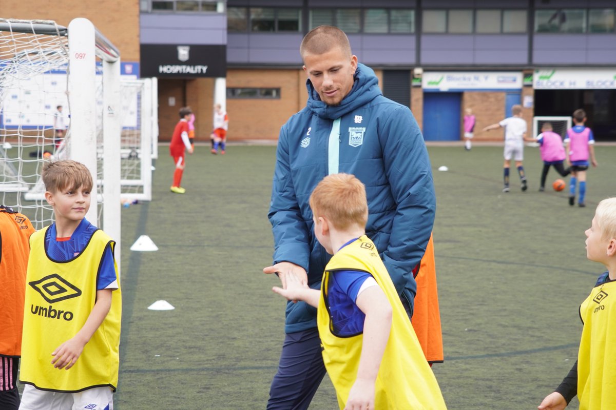 ITFCFoundation's tweet photo. 📸 Town defender Harry Clarke visited our Portman Road Soccer School yesterday, marking the start of the Foundation's October Half Term provision.

The defender got involved in the session, meeting the participants before answering questions and signing autographs.

#itfc https://t.co/eswD3ZFXH1