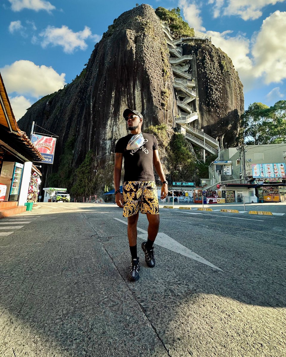 iAmCreativeToo's tweet photo. Traveling is about pushing boundaries and embracing new adventures. Here's to saying yes to the world's wonders! 🌍🥂🇨🇴

#Explore #Wanderlust #NewHorizons #Colombia #DigitalNomad https://t.co/1m987K6hVH
