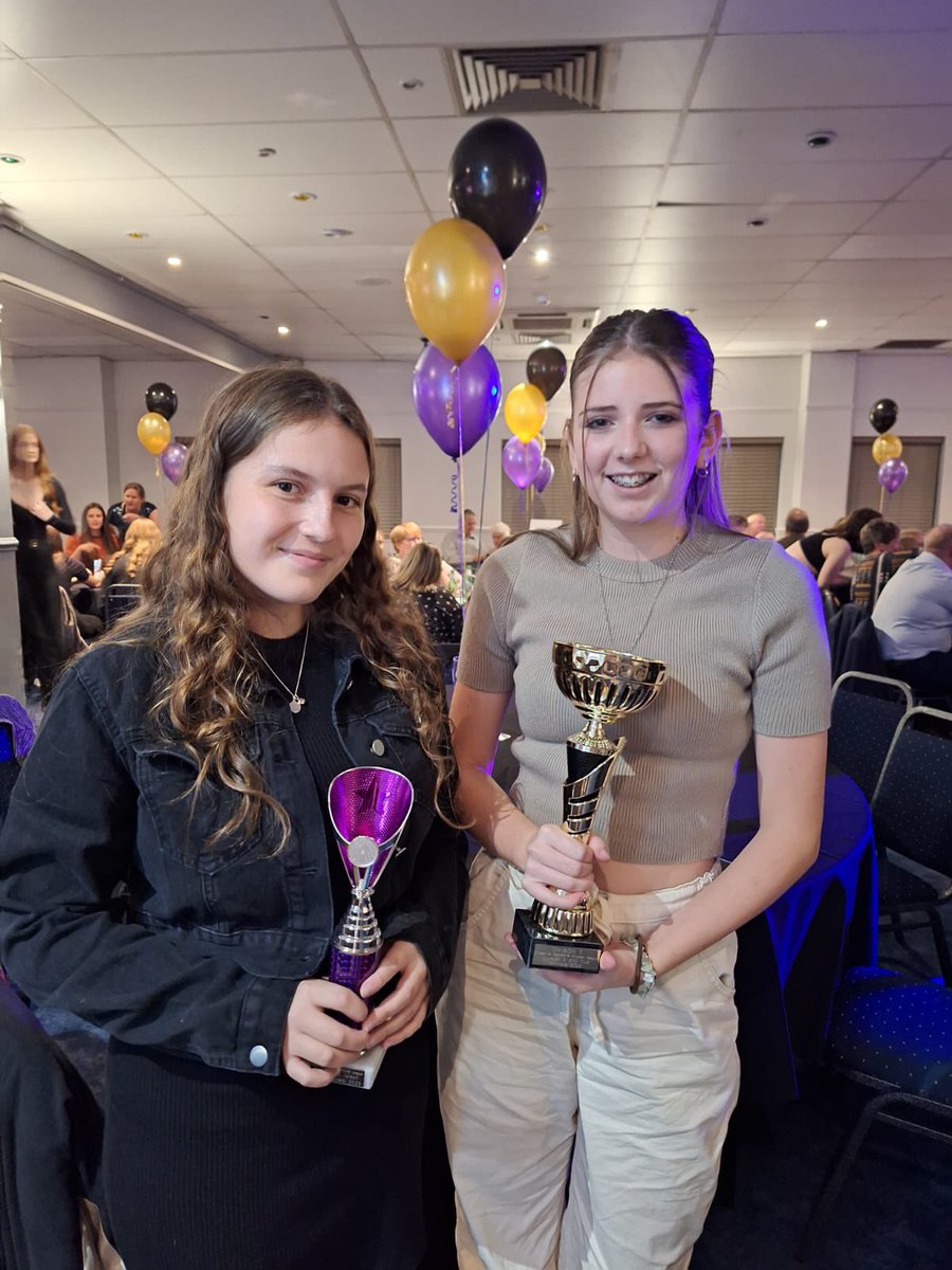 Representing our 3rd XI at the Cheshire Women’s League Presentation Night. Excellent achievement in winning our division & massive congratulations to Iliana on winning the league bowling award