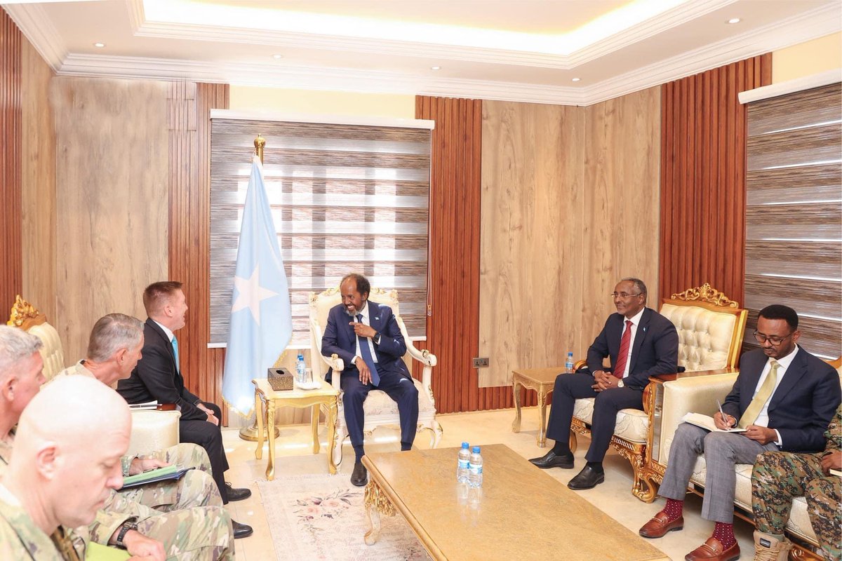 MAWareSO's tweet photo. @US2SOMALIA support to our offensive against Shabaab in indispensable- from the training and mentorship of DANAB to humanitarian and stabilization interventions after liberation. It is reassuring to have them in our corner in these turbulent times. 🇸🇴🇺🇸 https://t.co/e6jiUqvHQH