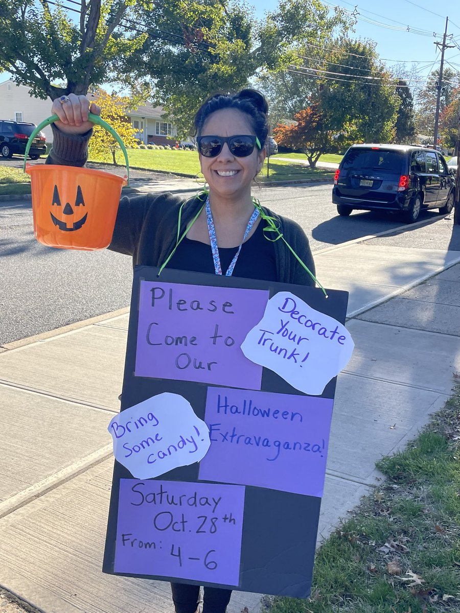 Ms. Vignets showed her spirit for the Halloween Extravaganza!!