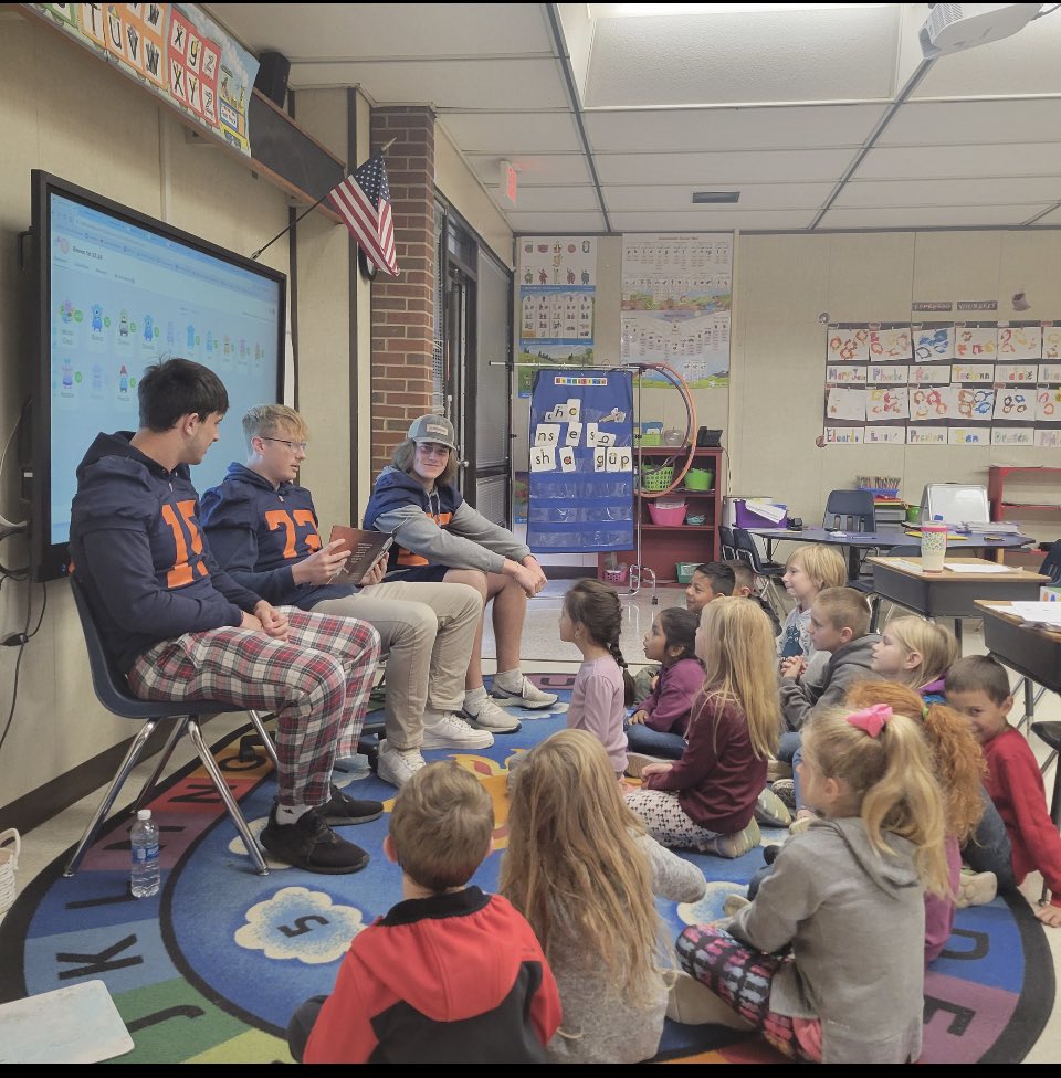 Our football players read to JES and YES students this past Friday. #LeadersMadeHere
