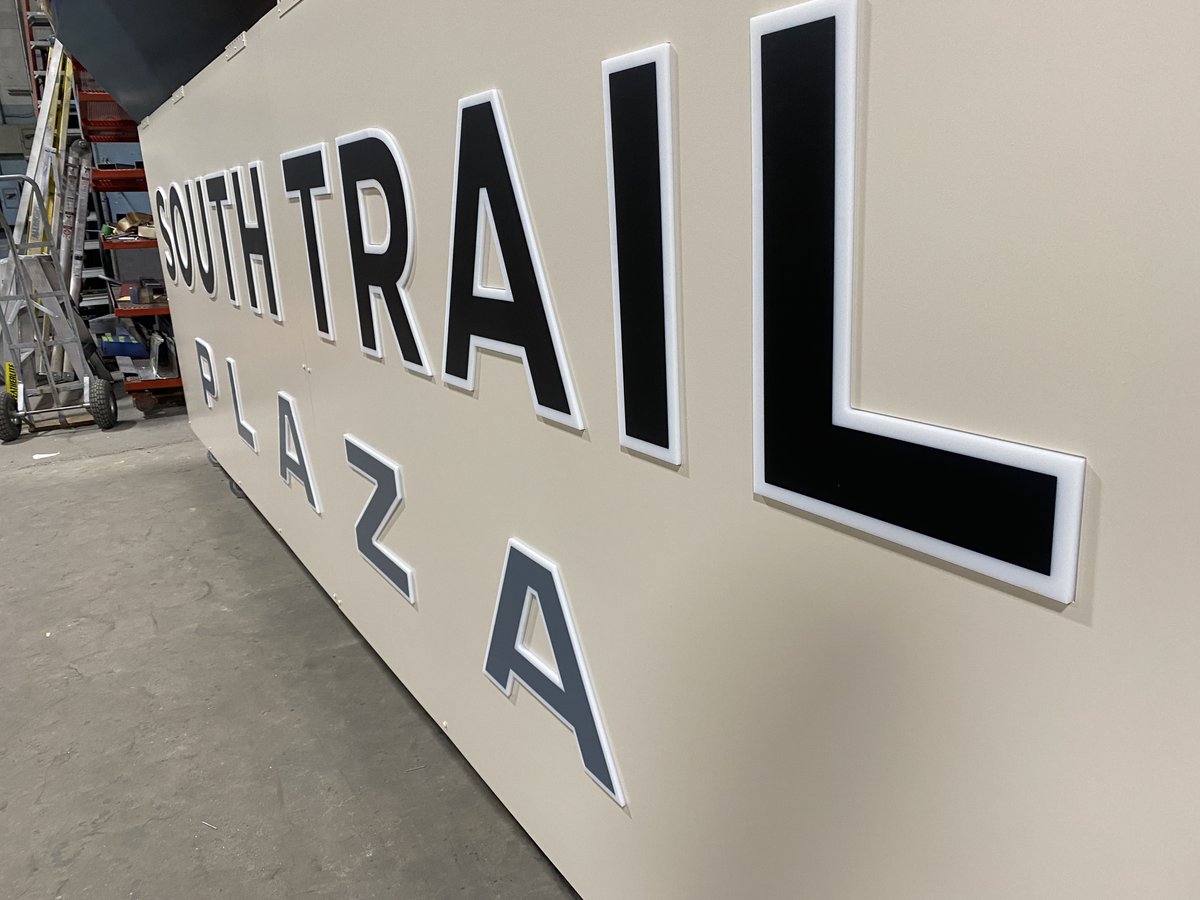 LandaleSigns's tweet image. Pylon signs draw people to your business and help you to #GetNoticed This sign is being installed at South Trail Plaza. stay tuned for the final results. 

#LandaleSigns #pylonsign #pylonsigns #sign #signs  #outdoorsigns #outdoorsignage #SouthTrailPlaza