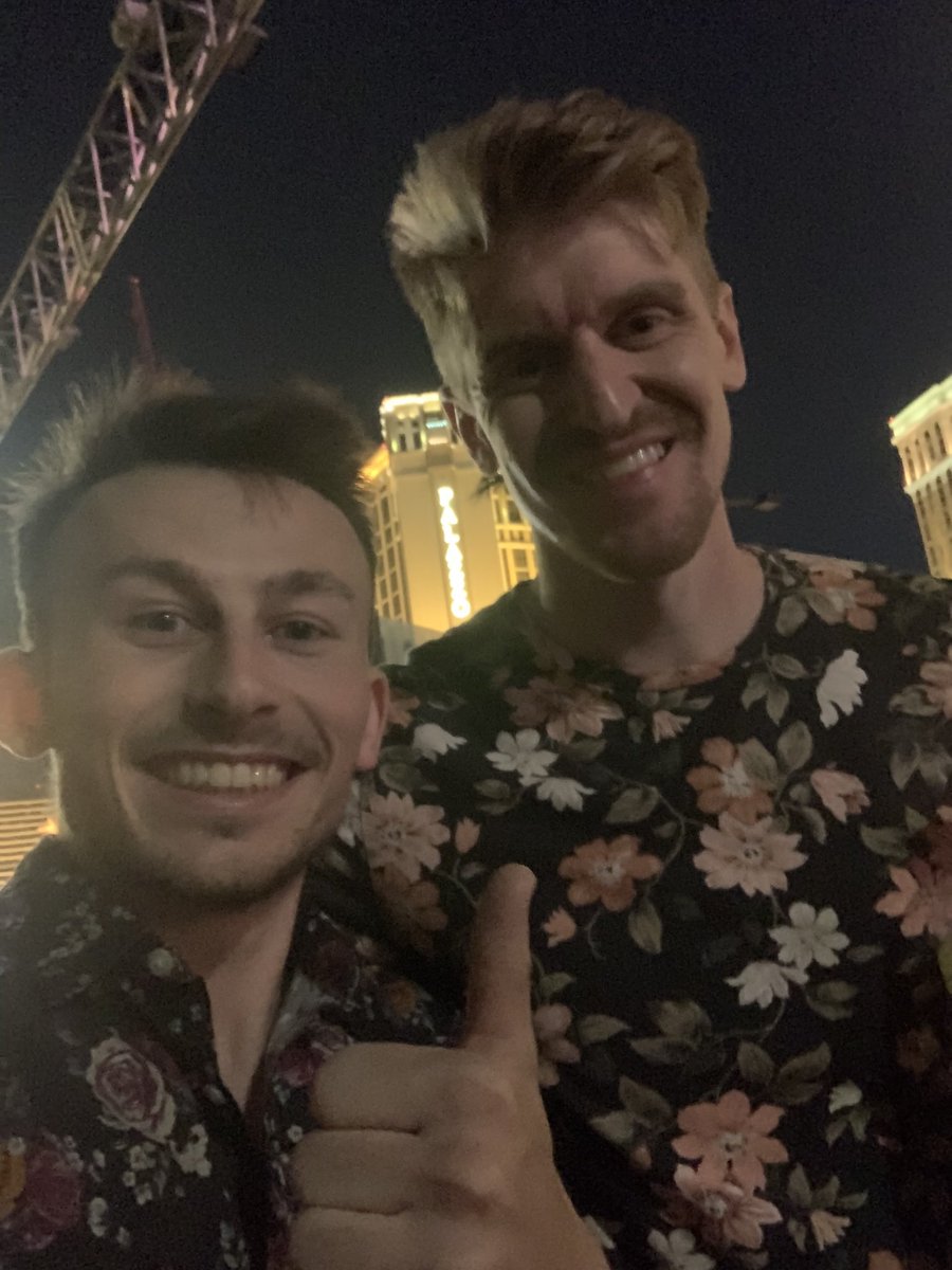 loopylucid's tweet image. Imagine walking the strip and actually meeting your dream streamer @Br00dGames ❤️