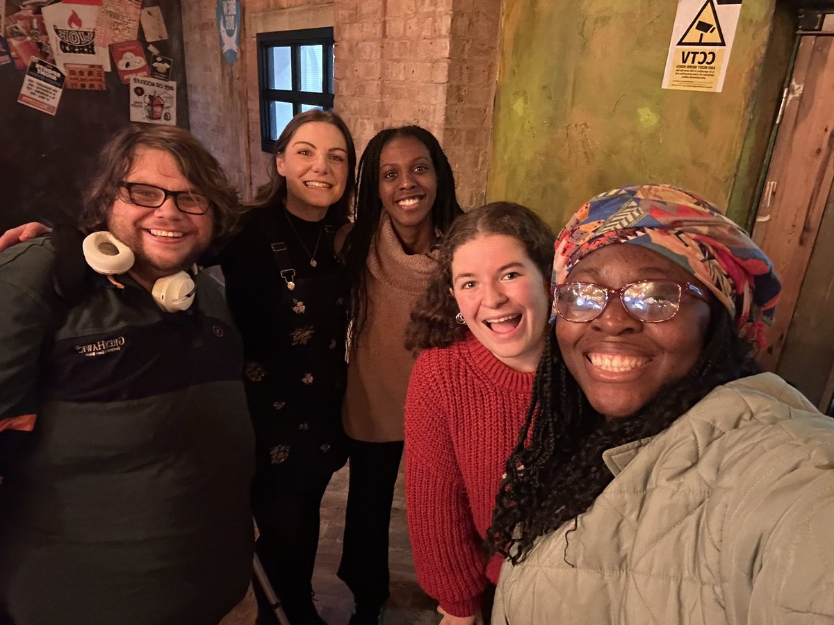 tobilobamaryam's tweet photo. This evening I said farewell to Robert Smeath, @GuildofStudents trustee board chair. In the photos below, all five of us were (one still is) student union presidents! Five generations of presidents in one pic – love it! #GoodbyeRobert #StudentUnionPresidents https://t.co/WOPHoWUdd1