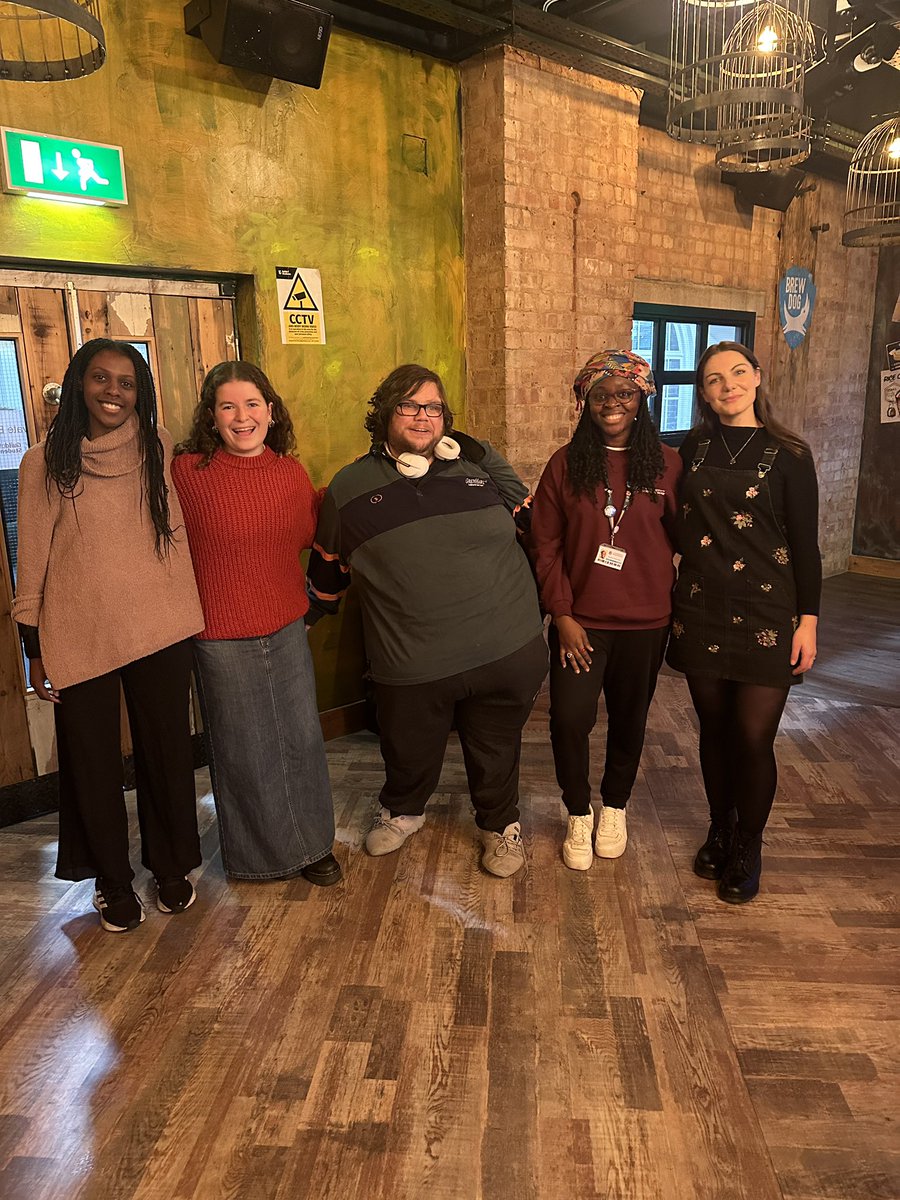 tobilobamaryam's tweet photo. This evening I said farewell to Robert Smeath, @GuildofStudents trustee board chair. In the photos below, all five of us were (one still is) student union presidents! Five generations of presidents in one pic – love it! #GoodbyeRobert #StudentUnionPresidents https://t.co/WOPHoWUdd1