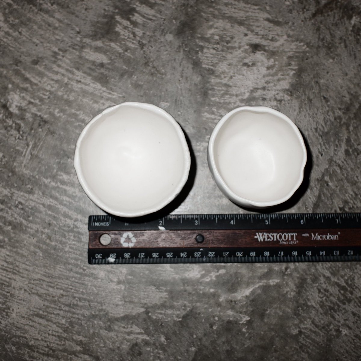 nigelcallisto's tweet photo. Handmade porcelain tea cup or sake cup set. I made these using English porcelain and glazed them with a satin white. These are for sale - click the link to purchase via eBay : this set is 1/1 &amp; signed.
 https://t.co/inAAB5nthQ #porcelain #tea #handmade #clay #ceramics https://t.co/uyQY4sO6Dr