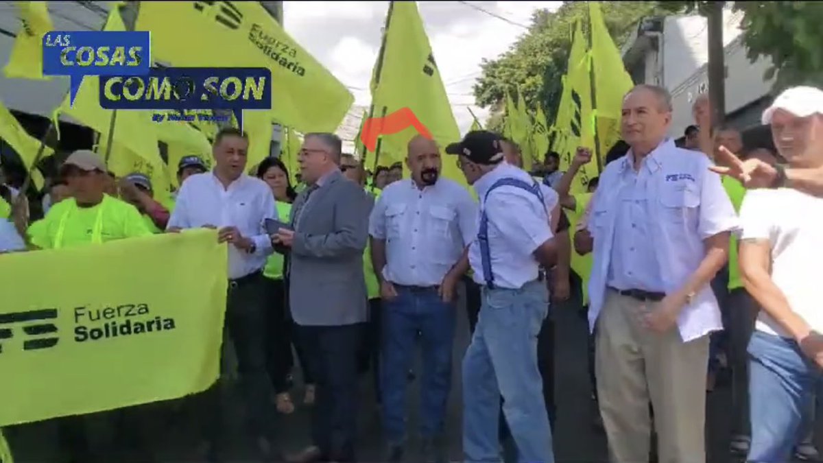 ABertMSaade's tweet photo. De verdad que la gente en mi país en Brutaaa, ( no todos) solo el que se deja. vieron los candidatos de NI, (diputados) @BancadaCyan alzando la mano, abrazando a la gente, compartiendo la Alegría/
Pero este #Tipejo se cree?.
No lleva ni una bandera, y camina como si fuese #ElReyFelipe, y los #Tontos, haciendo bulla, y el
Con las manos en la bolsa.
Ustedes Compatriotas, les gusta ser Tonto de estos INCREIDOS, bajerosss.