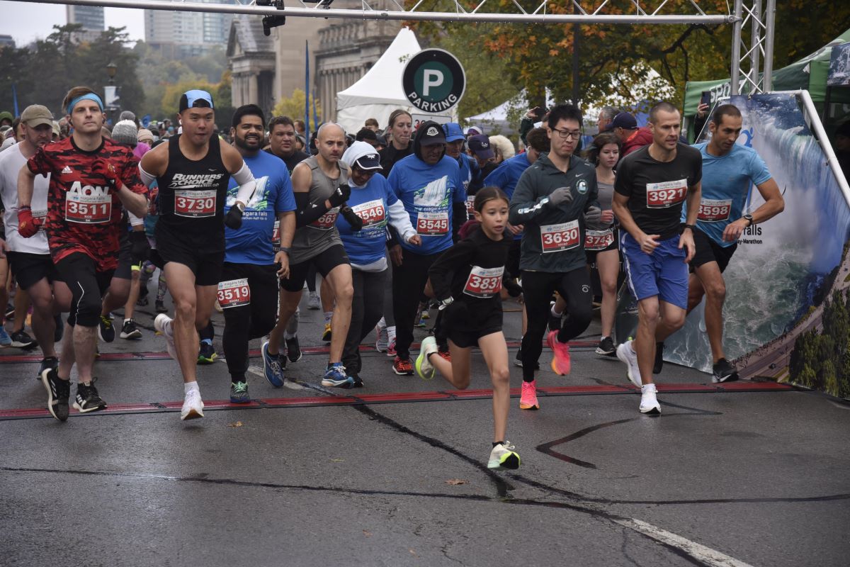 CanadianRunning's tweet photo. Canada’s Sawyer Nicholson, 11, breaks world age-group record at Niagara Falls 5K:

https://t.co/Y6IPPotRxv https://t.co/A4jgIAlVQ4