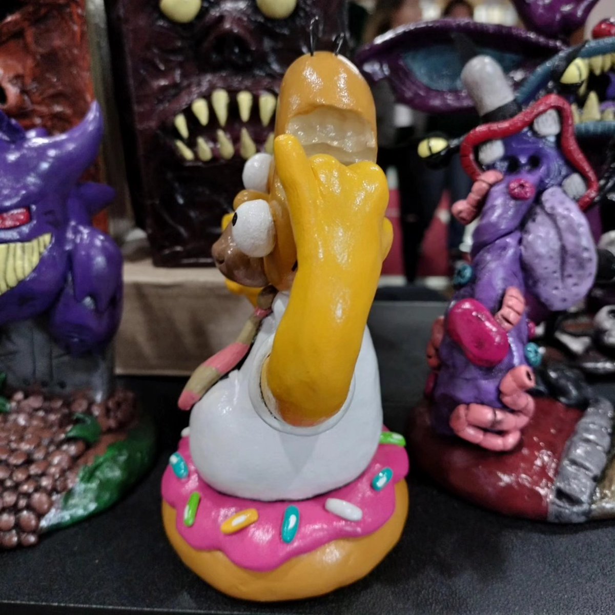 JackSquatJB's tweet photo. Crazy this is the FIRST Simpsons sculpture I've done!
#TheSimpsons @TheSimpsons #homer #homersimpson #donut #donuthead #treehouseofhorror #treehouseofhorrors #Halloween #spookyseason #october #spooky #creepy #art #spoopy #artwork #artist #clay #handmade #sculpture https://t.co/NOtnJJw45c