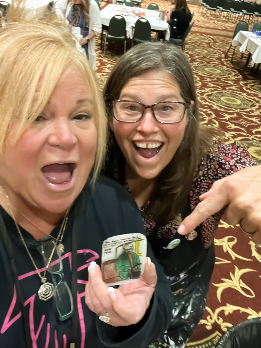edtech_lynn's tweet photo. Look at the BEAUTIFUL, CREATIVE 🧲 @DJMunson helped me make for @apsitjan in #ArtsIntegration @georgiadeptofed #STEMforum💯 I’m a #ShrinkyDink master 😂 @APSInstructTech @apsitnatasha @ahrosser @apsittommy https://t.co/O8gf91ucZo