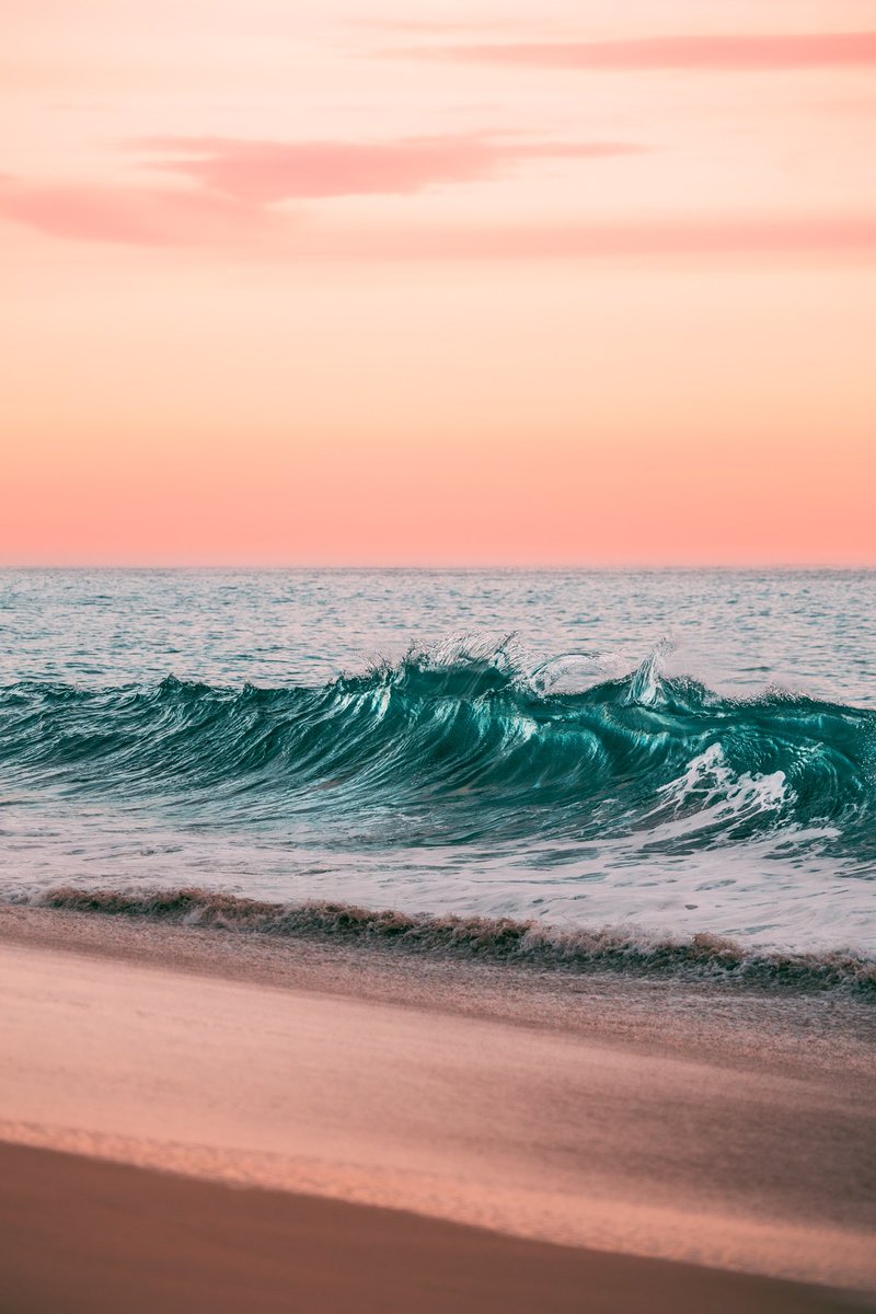 powerful shorebreaks