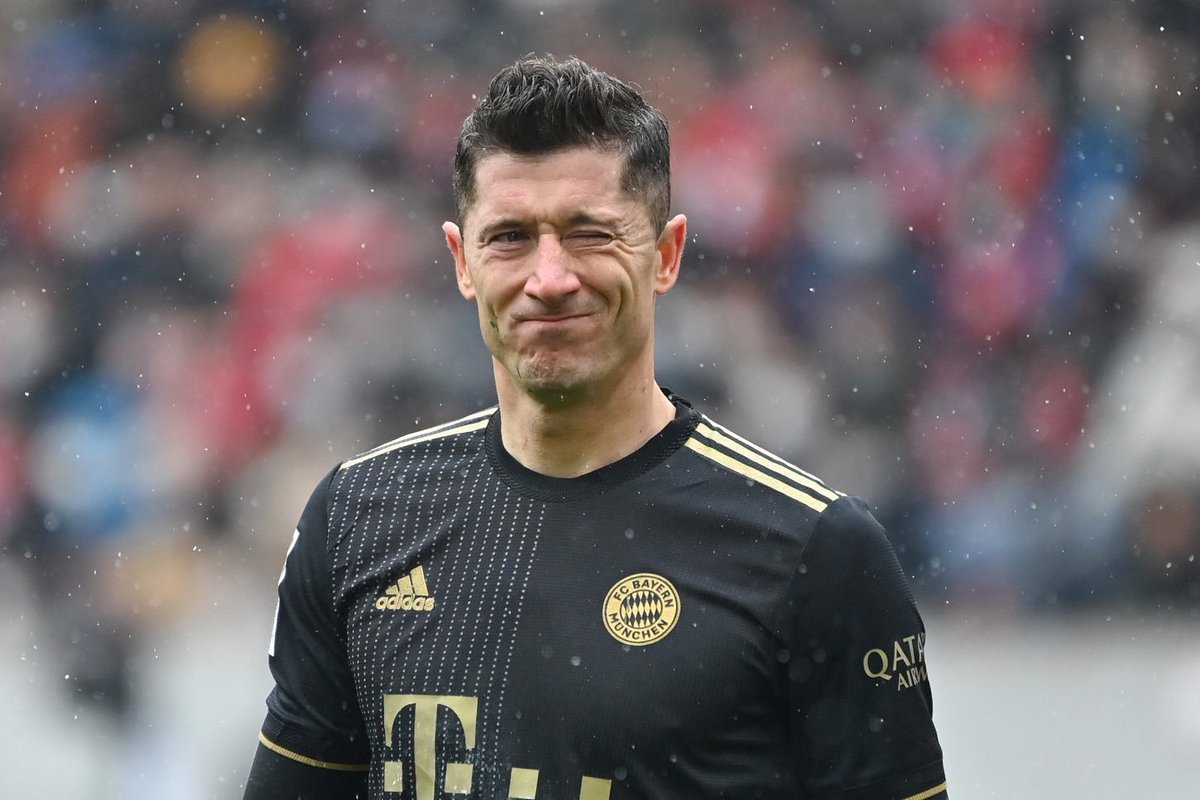 _BeFootball's tweet photo. 🇫🇷 Henry 2006
🇳🇱 Sneidjer 2010
🇫🇷 Ribéry 2013
🇵🇱 Lewandowski 2021

Qui méritait le plus son Ballon d’Or pour vous ? https://t.co/6YimWqZ4Ez