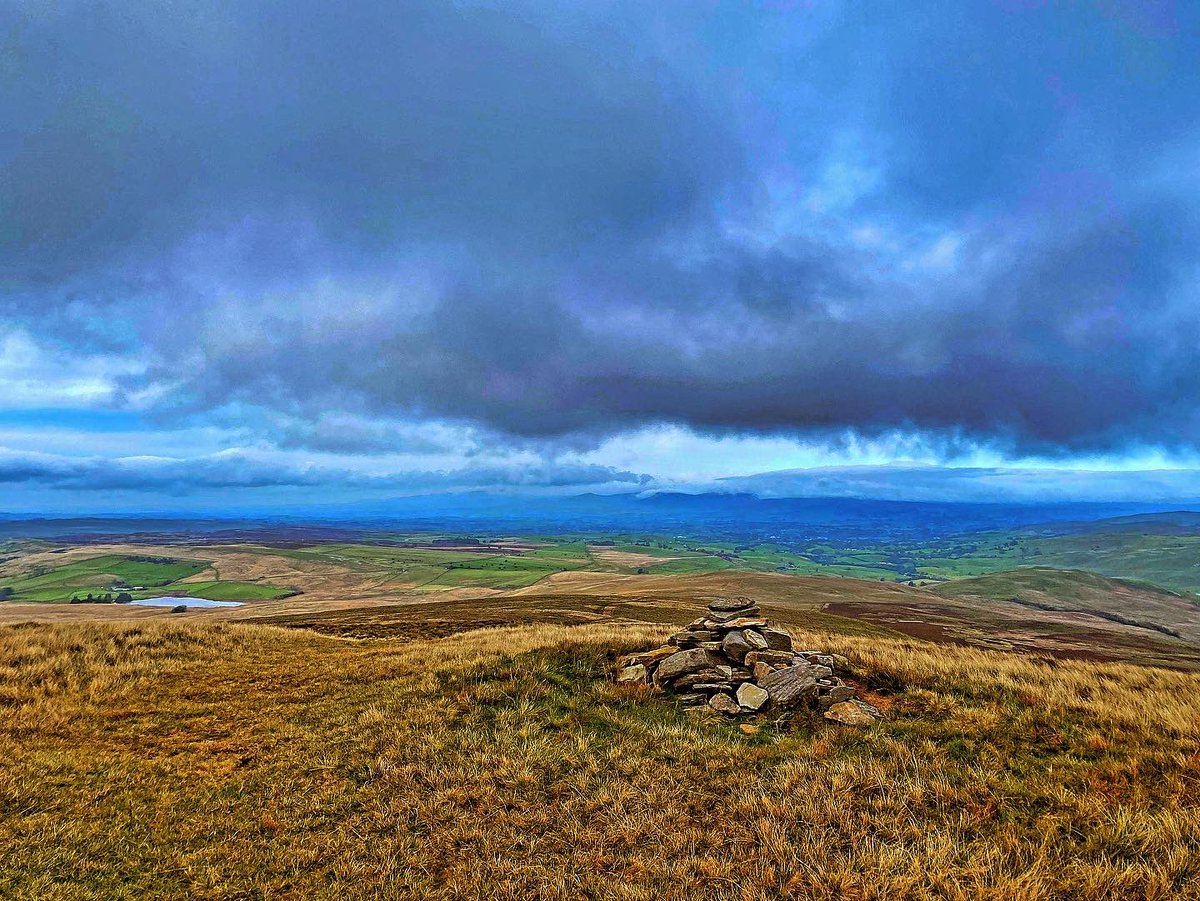 oldcrofthouse's tweet photo. @setcarrailway #explorecumbria #garsdale #swarthfell #wildboarfell #yorkshiredaleswalks #YorkshireDalesNationalPark #westmorlanddales #fellwalking #thegreatoutdoors #thepathlesstraveled #kirkbystephen #Cumbria https://t.co/rCHsoEjann