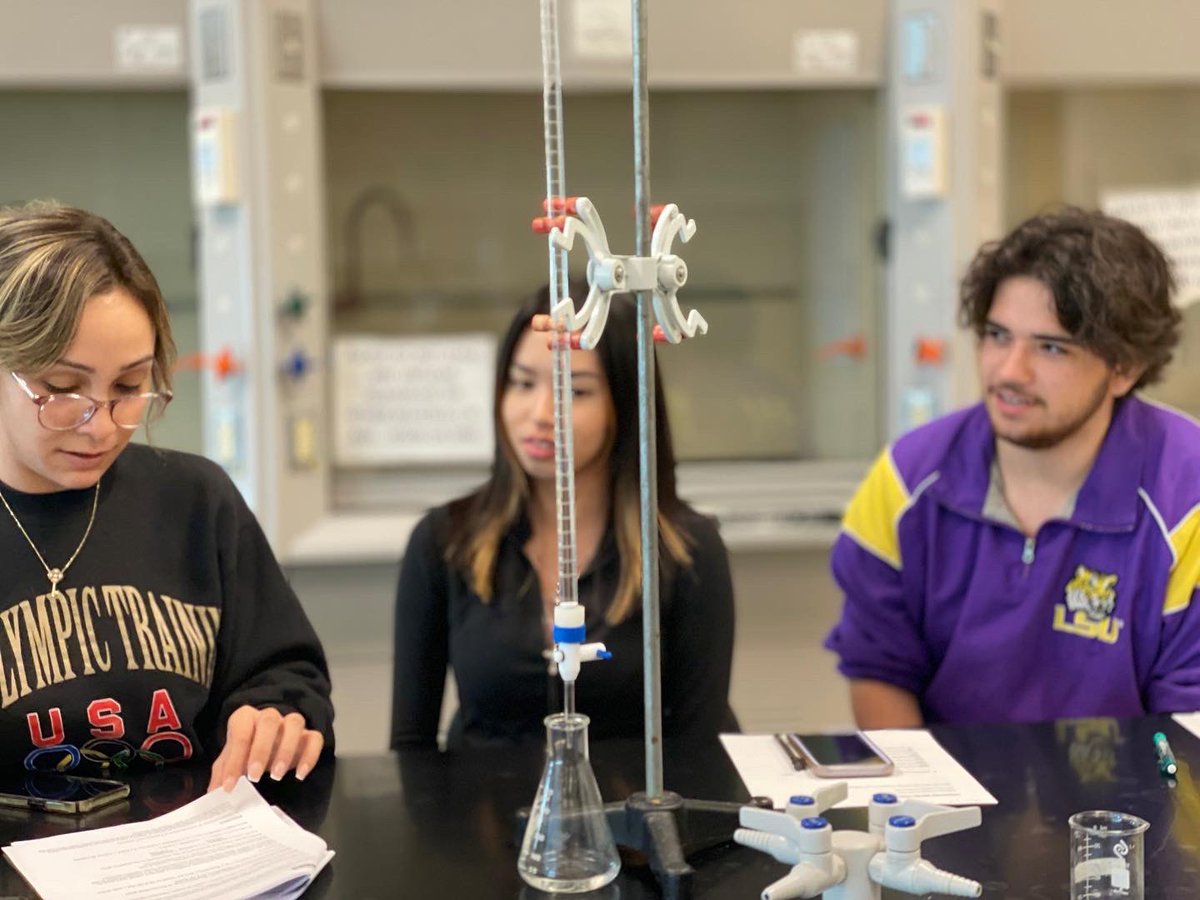 theNdifrekeOkon's tweet photo. Chemistry 🧪
#chemistry #mixture #solutions #lab #research #dental #nursing #medicine #education #learning #STEM #heterogenousmixture #homogenousmixture #ndifrekesylvanusokon #ndifrekeokon #literacy #SNMA #snmamaps #science #matter #atom #periodictable #element #nuclear https://t.co/RcWd1Pu6HR