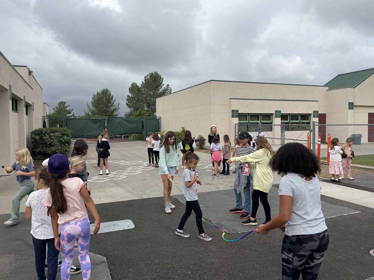 Catherine Clinger tweet media