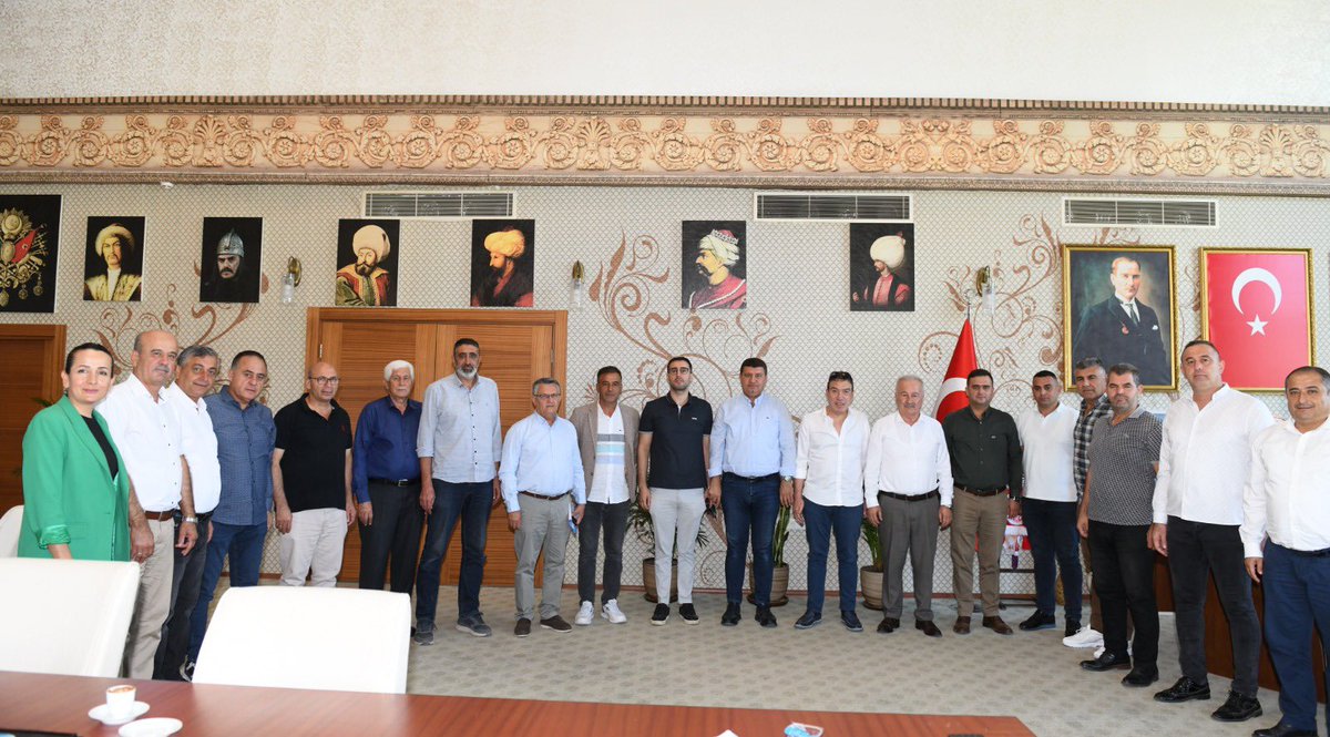 EminBAL07's tweet photo. Hayırsever İşadamımız Şahin Harun Kırbıyık her zaman olduğu gibi yine bize büyük destek oldu. Her etkinliğimizde bizden yardımını esirgemeyen Şahin Harun Kırbıyık, merkez camimizin tamamlanmasında da elini taşın altına koydu. Allah ondan razı olsun. https://t.co/JWmHQ9Vvvh