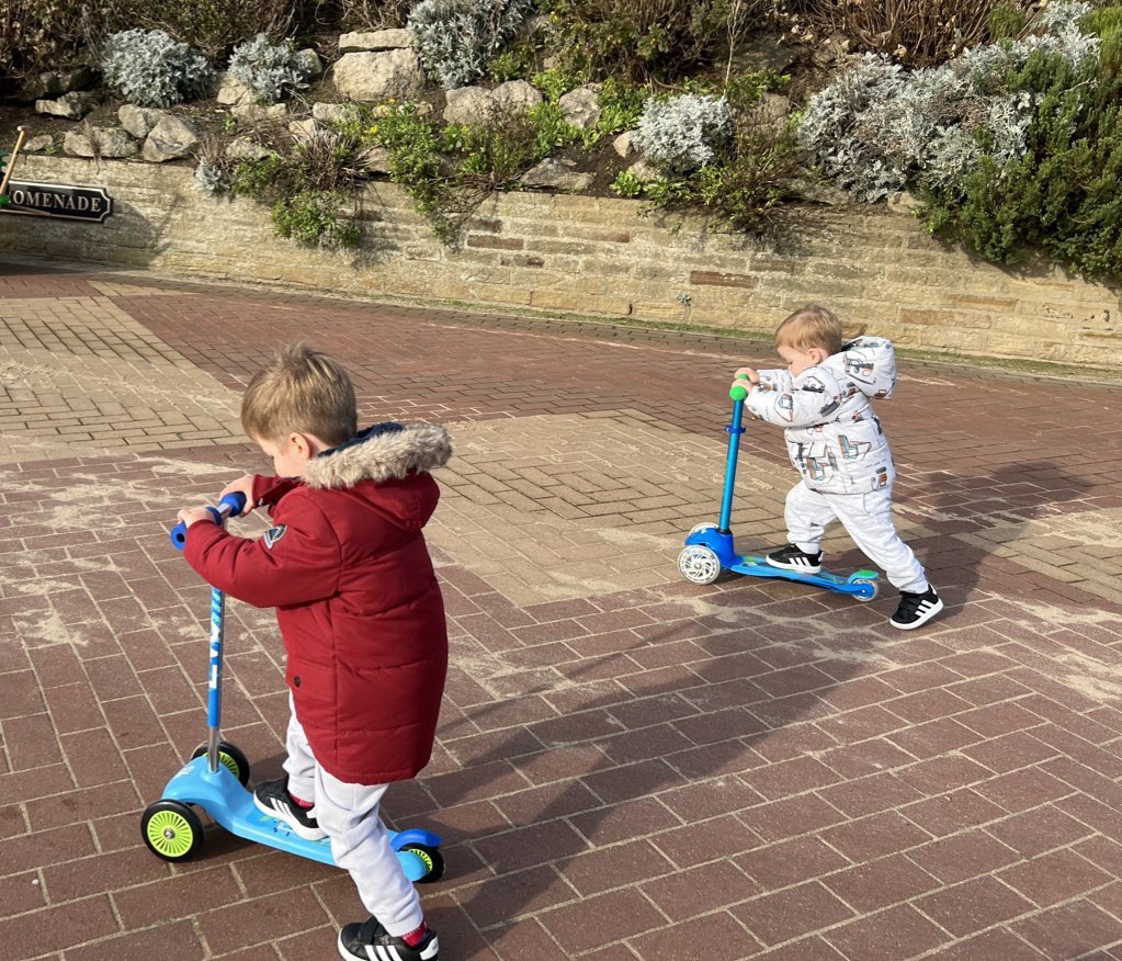 salbaker86's tweet photo. Just two dudes enjoying their scooters on the sea front https://t.co/aW3ioy8hoP