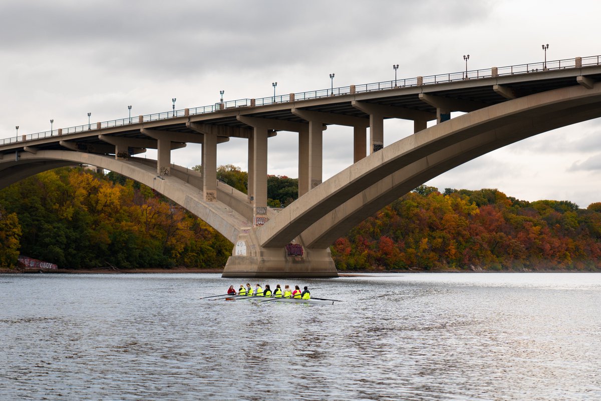 With fall colors at their peak and cozy temperatures to boot, there’s no better time to enjoy a morning on the water. Macalester Club Crew, a rowing team open to all students, gets to take in these views weekly during practices on the nearby Mississippi River. #HeyMac