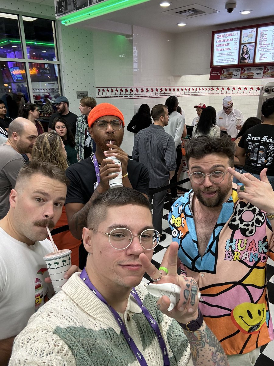 SecretAgentBERT's tweet photo. Had so much fun at Tcon ❤️ spent a lot of time with the coolest and hottest people https://t.co/eiRMKHkq0j