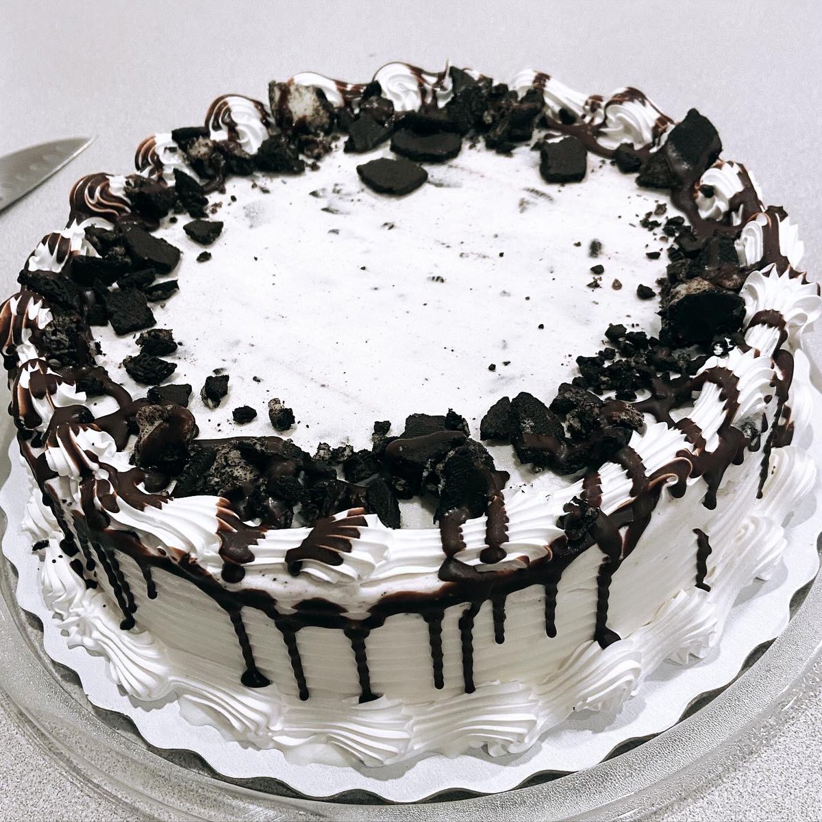 A New Joy: Oreo Ice Cream CAKE! What is a new joy that you have discovered recently? #littlejoys #icecreamcake #dairyqueencakes #oreos #celebration #happythings #foodstagram #desserts