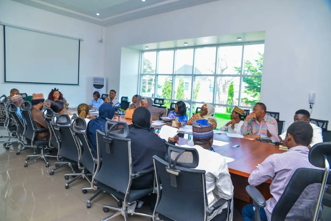 KCTA_KD's tweet photo. In our pursuit of unity, understanding, and a more harmonious Kaduna City, the Administrator and Commissioner of the Kaduna Capital Territory Authority spearheaded an enlightening youth dialogue earlier today.
#ItsYourCity #KCTA https://t.co/e7CGhsZGO5