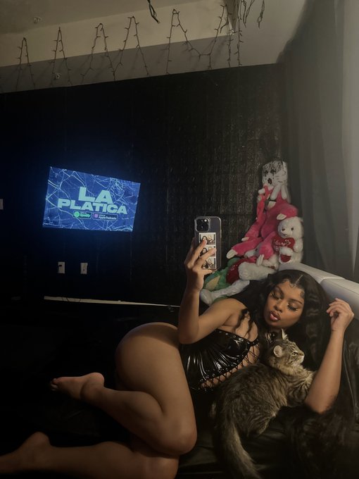 just me &amp; my kitty 🐈&zwj;⬛  OnlyFans Spooky Sale 👻: https://t.co/3N2pYfIi7M https://t.co/Krns7PH384<a href="/tag/trans"class="tags"><span>#trans</span></a>