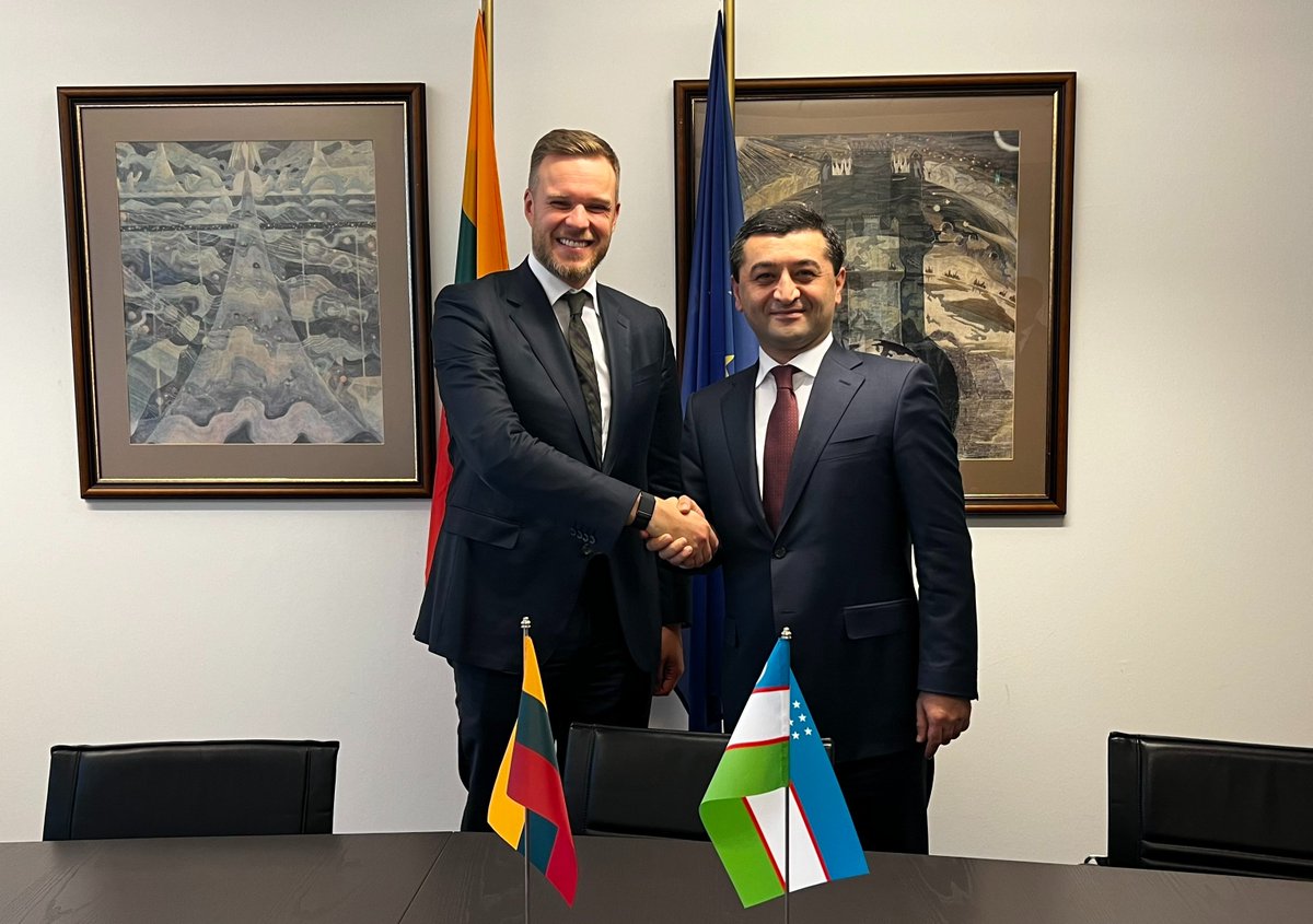 Productive talks with H.E. Gabrielius Landsbergis (@GLandsbergis), Foreign Minister of #Lithuania. We agreed to take joint measures to advance political dialogue, boost partnership in trade, investment, transport and logistics, education, and many more. We also underscored the…