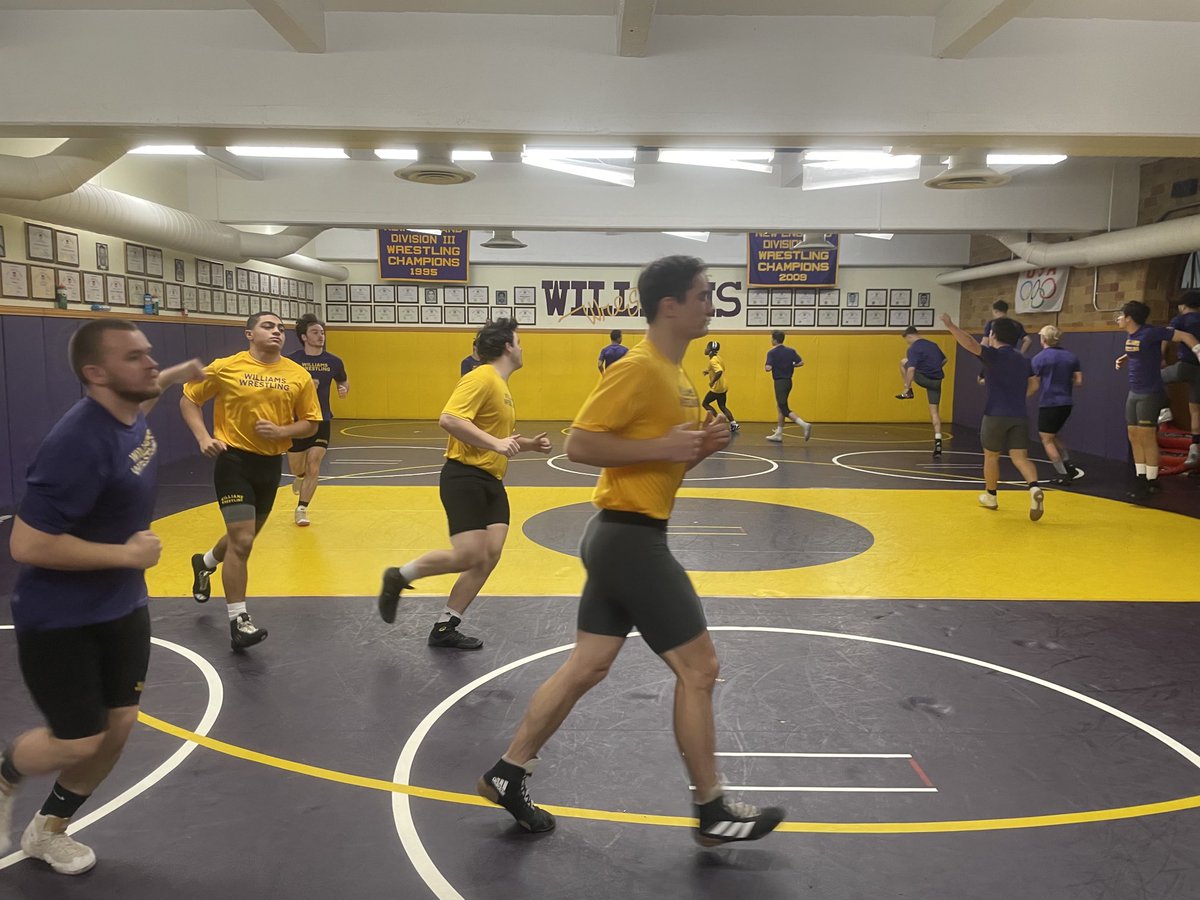 HoneckerWrestle's tweet image. Proud to push off from the dock with all these ⁦@ephmatmen⁩ in the boat together.