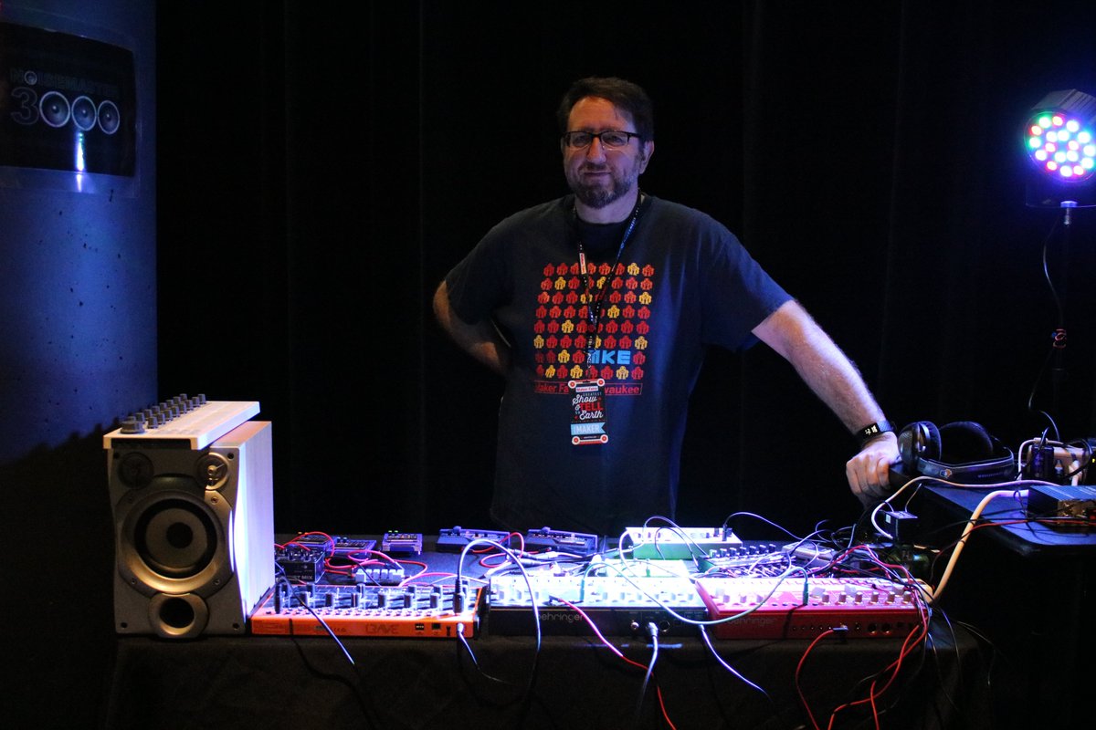 Maker Faire Milwaukee is taking place at Discovery World on November 4 &amp; 5! 

The event is free - learn more here: events.mketix.com/events/maker-f…