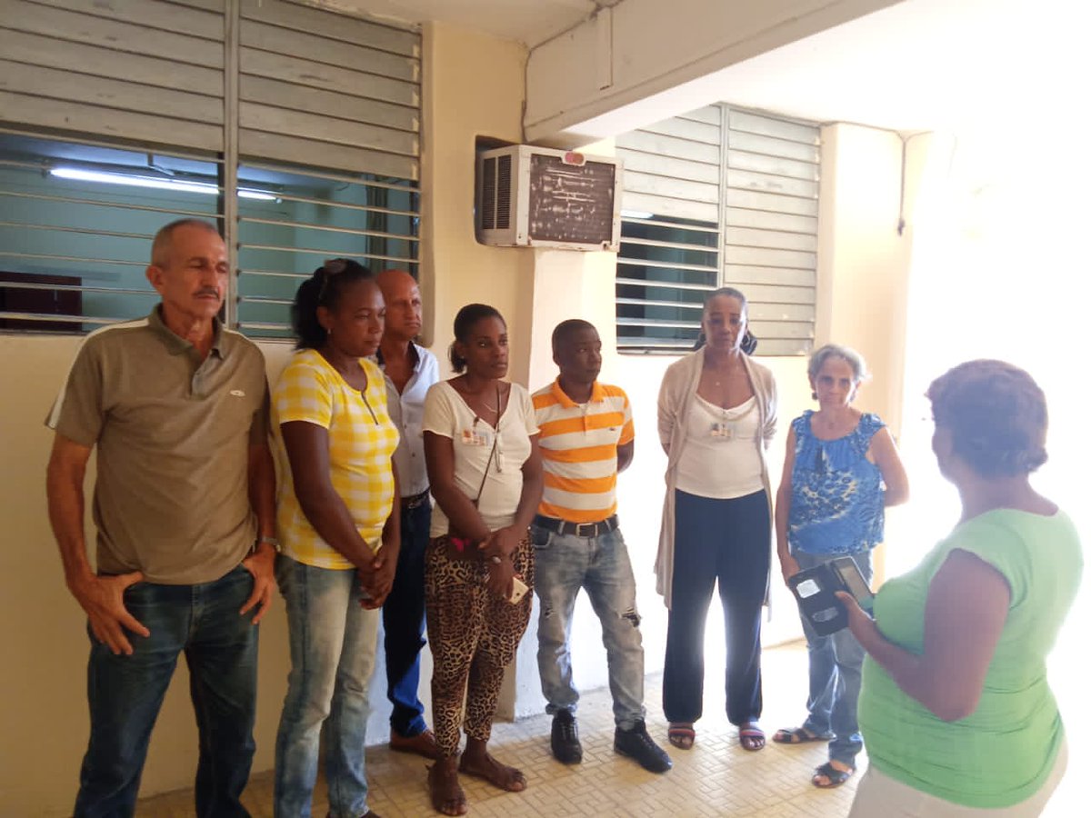 #CubaPorLaPaz en matutino especial  el departamento de ETP en la #SantigoDeCuba ratifica al igual que toda #Cuba su posición de condena a los asesinatos de niños, mujeres,  civiles y levantamos nuestras voces para que se ponga fin al conflicto <a href="/CubaMined/">MINED</a>