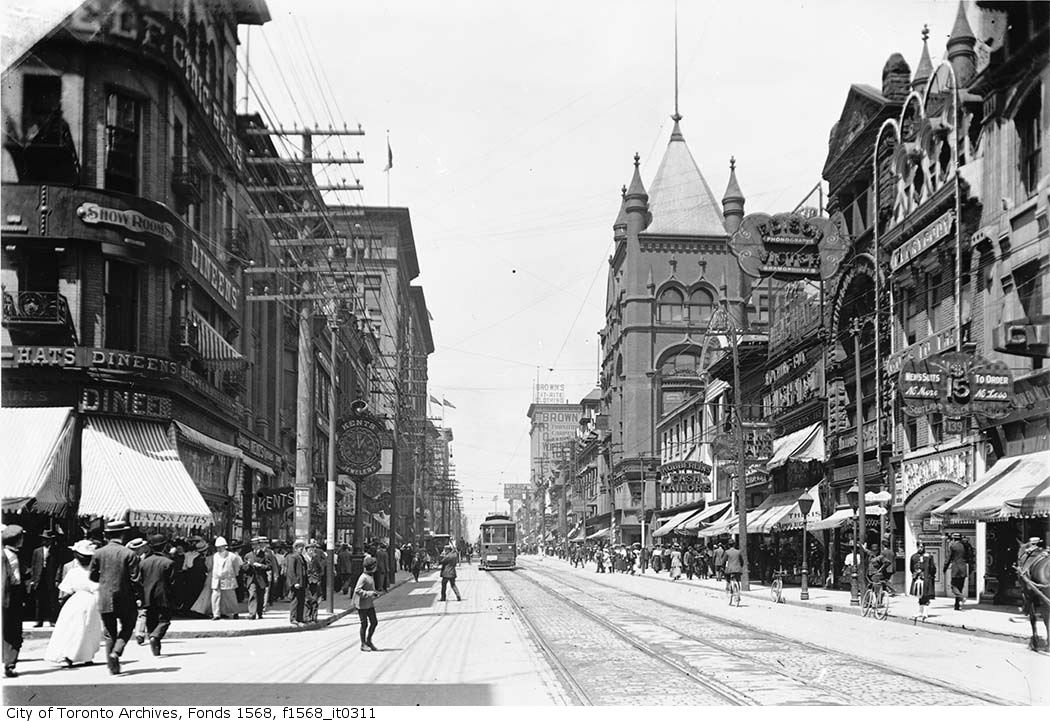 #OnThisDay in 1897, (Oct. 23) the newly built store of W&D Dineen opened on the north west corner of Yonge & Temperance Streetsin Toronto.
 
#OTD #dineenbuilding #fashion #architecture #19thcentury #AdaptiveReuse #Ad #1890s #History #tdot #the6ix #toronto #canada #hopkindesign