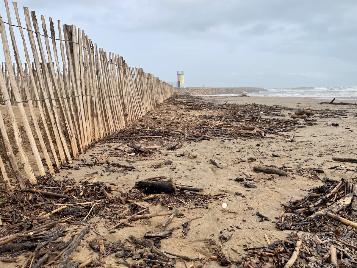 ferdinandkoop's tweet photo. Nadat de regen is opgehouden en de wind is gaan liggen even frisse lucht opgesnoven wandelend over het strand van Valras Plage. #France #ValrasPlage https://t.co/S9VoGZOmzz