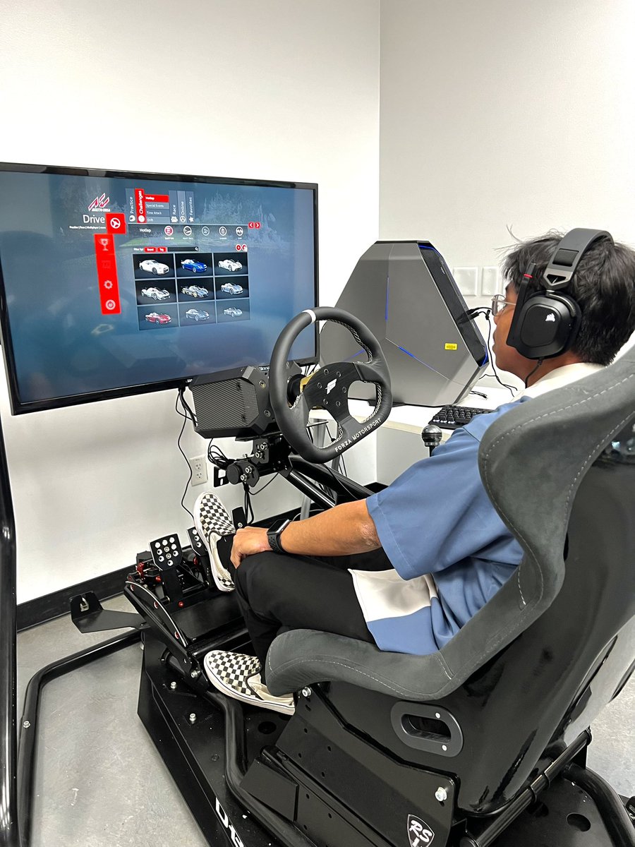 Come check out the new SDSU Esports Engagement Center located in the 24/7 study wing of the library! It’ll be open today from 2pm-6:30pm, see you there Aztecs!❤️