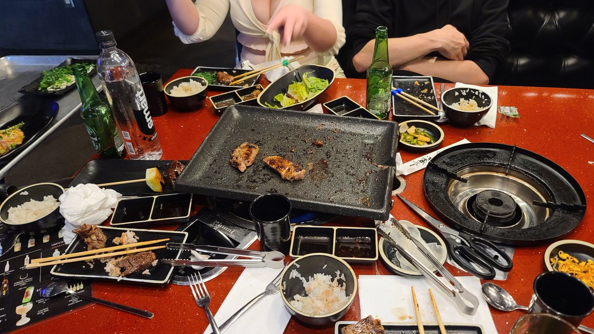 Whyguy20's tweet image. Best send-off for Twitchcon!