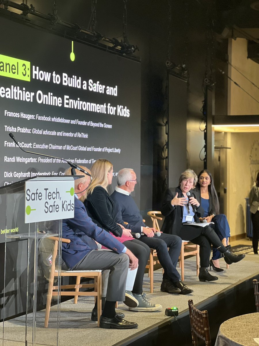 AFTunion's tweet photo. The Real Solutions for Kids and Communities campaign emphasizes relational work through community schools and experiential learning. Learn more: https://t.co/qbQT7fHZj8 #safetechsafekids https://t.co/M3Y6jBS1kb