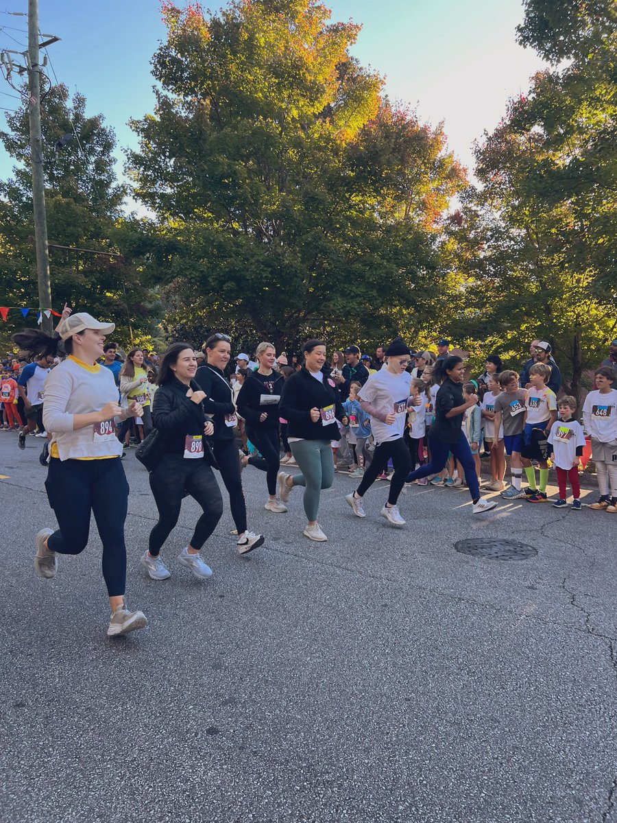 Had the best time at the @MorrisBrandonES Fun Run this weekend. I am so thankful to be a part of this special community! ❤️🖤