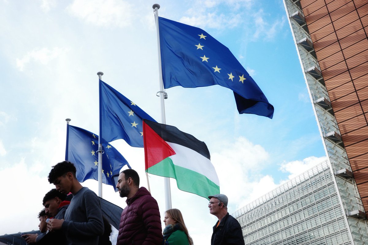 VMTVISUALS's tweet photo. Snaps from the free Palestine protest yesterday. 
.
.
.
.
#freepalestineprotest #streetphotography #Brussels #Palestine https://t.co/SAXsatc3Ee