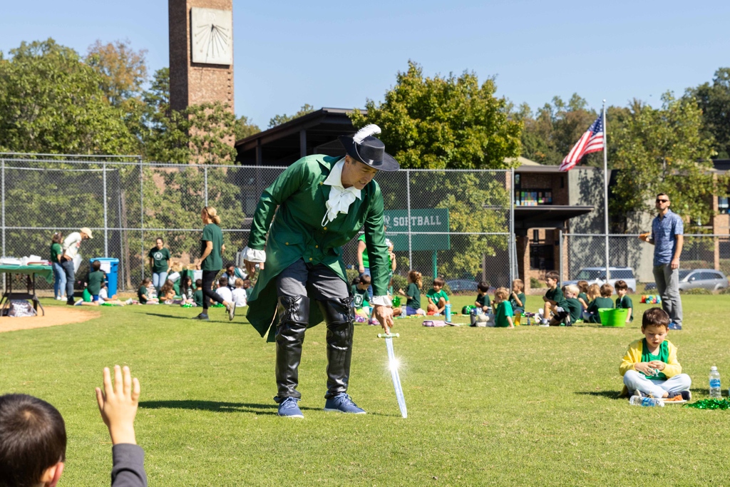 DurhamAcademy's tweet photo. While not quite a pirate or a cowboy, our Durham Academy Cavalier made an appearance at the Preschool for Green and White Day! #DurhamAcademy #DACares #DALowerSchool https://t.co/NAVFdqmBkV