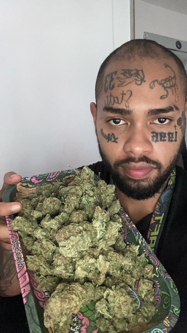 About to get lit baby https://t.co/HAq7o9Rbg1<a href="/tag/nuevafotodeperfil"class="tags"><span>#nuevafotodeperfil</span></a>