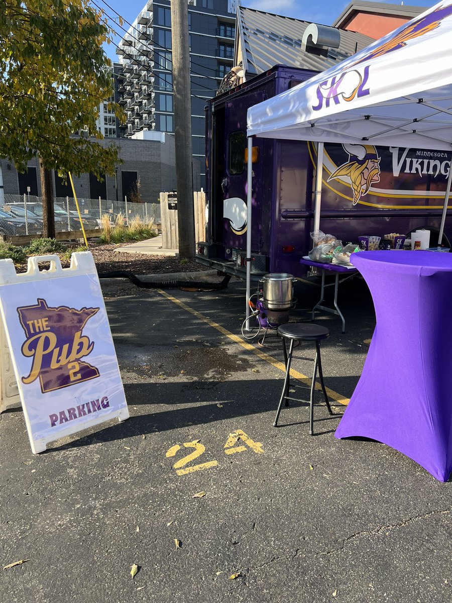ThePub2's tweet photo. Let’s shock them and win this one!!
#skol #Vikings https://t.co/qe30aUd1Ra
