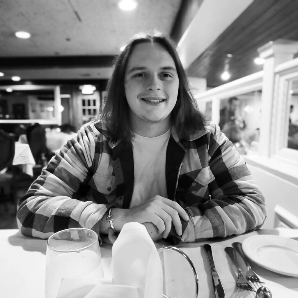 drelowes's tweet photo. Couldn't let the day slip by without wishing you the happiest of birthdays. Happy 23rd birthday Luke💞
#ljw https://t.co/FiTYj5mvSR https://t.co/emKx3GYeYa