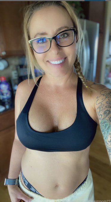MILF Monday https://t.co/RMQQTUiTV5<a href="/tag/milfmonday"class="tags"><span>#milfmonday</span></a>
