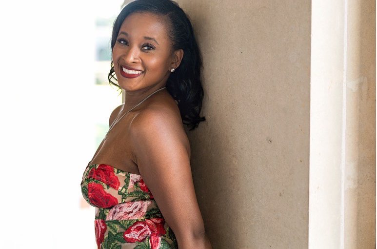 jhatchettLPC's tweet photo. Formally introducing myself as Dr. Jennifer Hatchett Stover, PhD! This has been a journey, but we made it! God made it possible!
📸 Kim Pierson-Milo
👗 Fashion Nova
#october19th #PhD #BlackDoctor #melanin #OverEducated #upgrade https://t.co/T0ndotMs5i