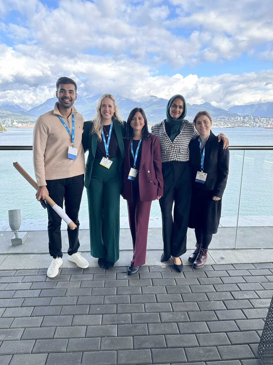 CCF residents at ACG2023! @CCF_IMCHIEFS @JPAchkarMD @Mud_Fud @AhmedNadeemMD @SarahKhan9894 @Kaitlin_C_Payne