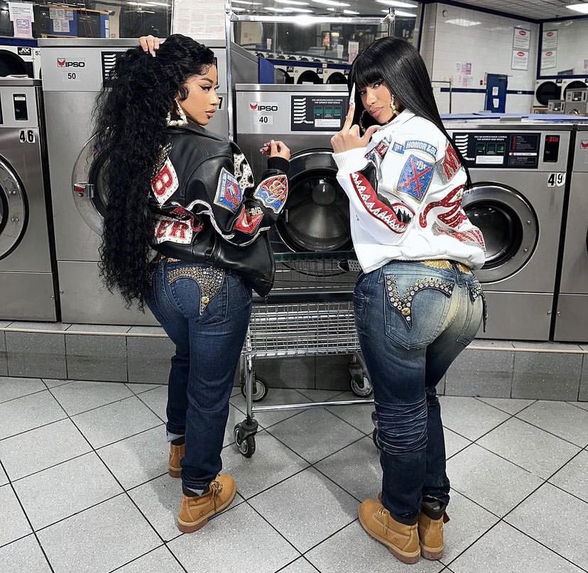 updatesofcardi's tweet photo. Cardi B with her sister Hennessy via Instagram. https://t.co/R5GHhBIdfE