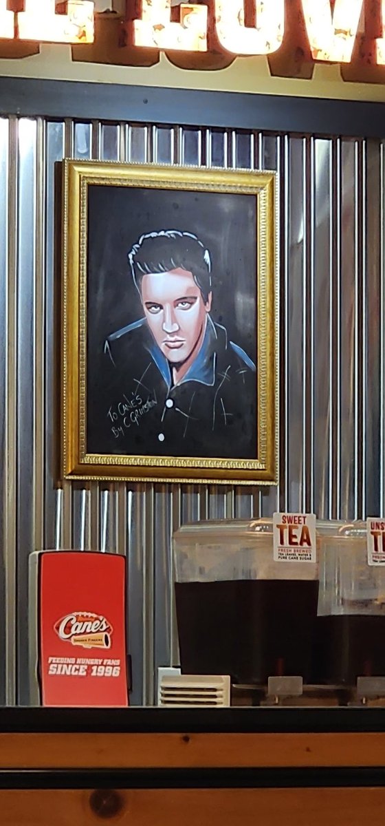 Jenniferk28's tweet photo. @ArgoMemphis Raising Cains restaurant Owensboro KY 😍 #elvissighting https://t.co/p9Y47eqWmJ