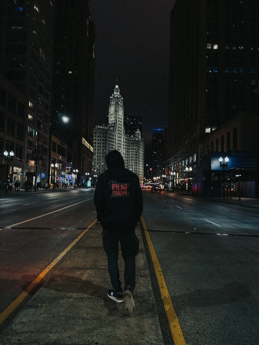 _3Trinity3's tweet photo. Windy City https://t.co/cyF3RAf3xe