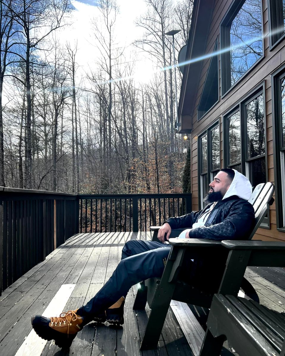 Try not to become a man of success. Rather become a man of value.👑🤴🏾